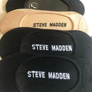 Steve Madden No-Show Socks Set, 4 pairs - 3 black, one beige. New.